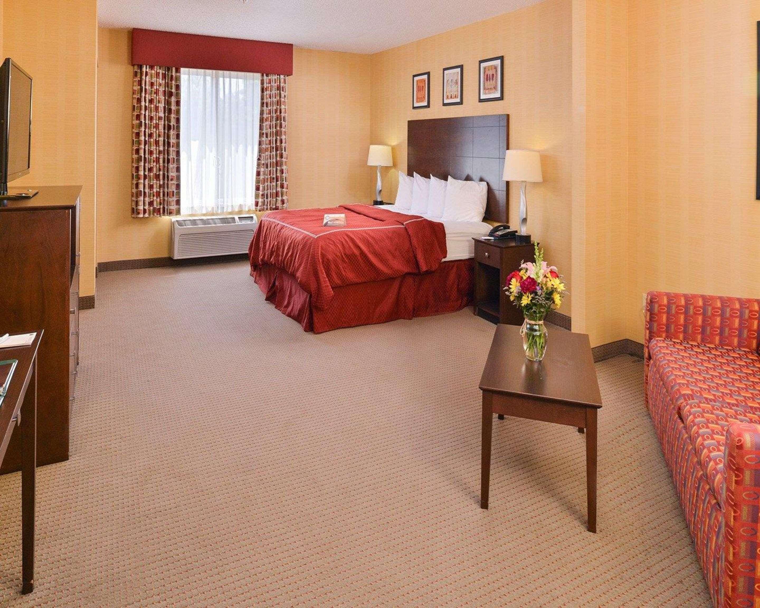 Quality Suites Stratford Exterior photo