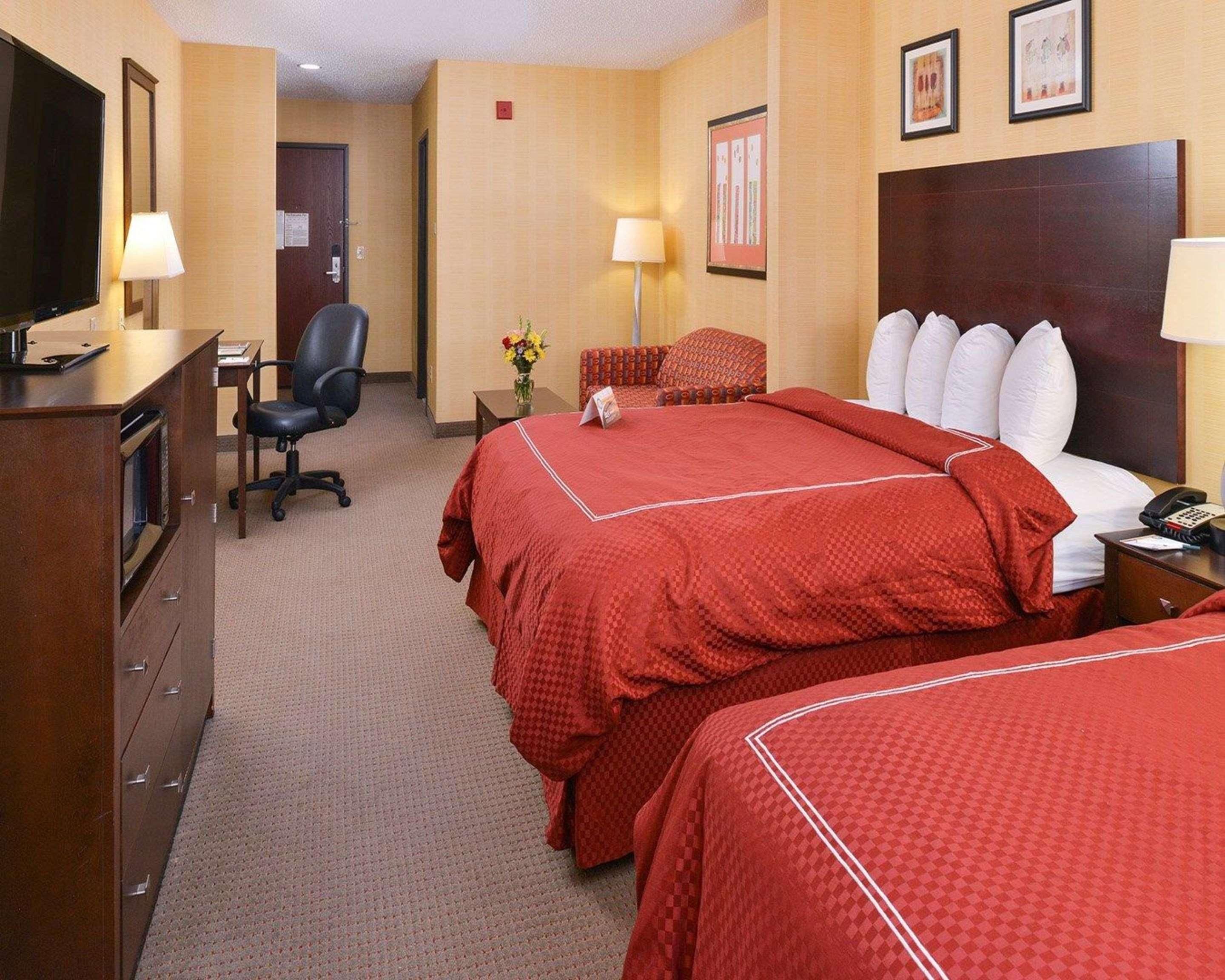 Quality Suites Stratford Exterior photo