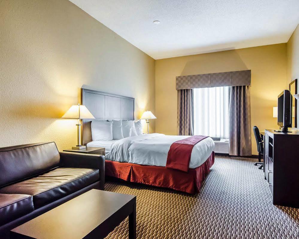 Quality Suites Stratford Exterior photo